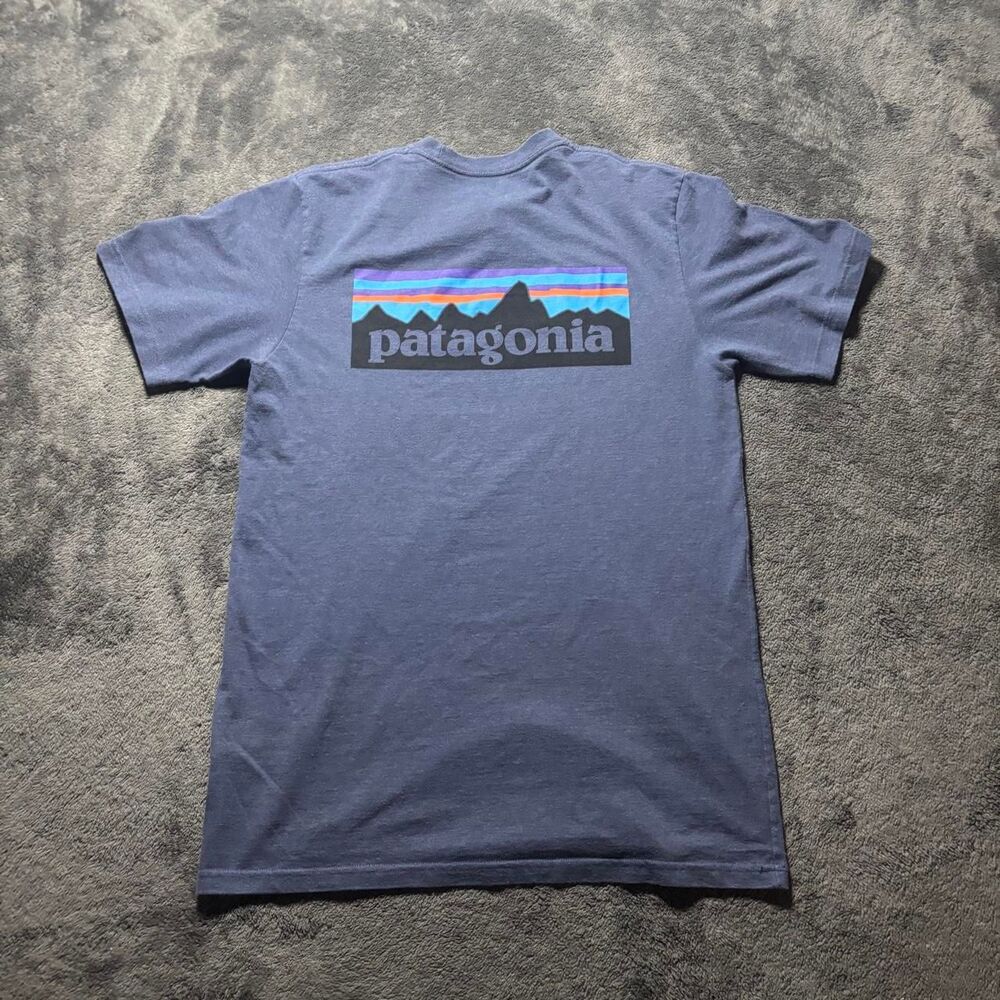 Patagonia P-6 Logo Responsibili-Tee Mens Medium Blue Gray Graphic